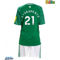 Newcastle United Tino Livramento #21 Bortedraktsett Barn 2025-26 Kortermet (+ Korte bukser)